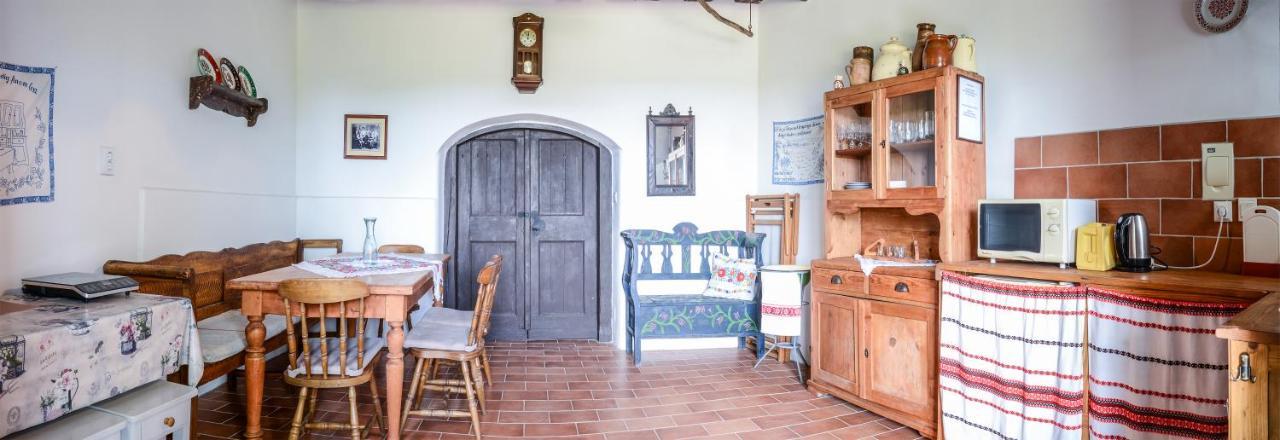 Mali Pince Villa Aszofo Exteriör bild